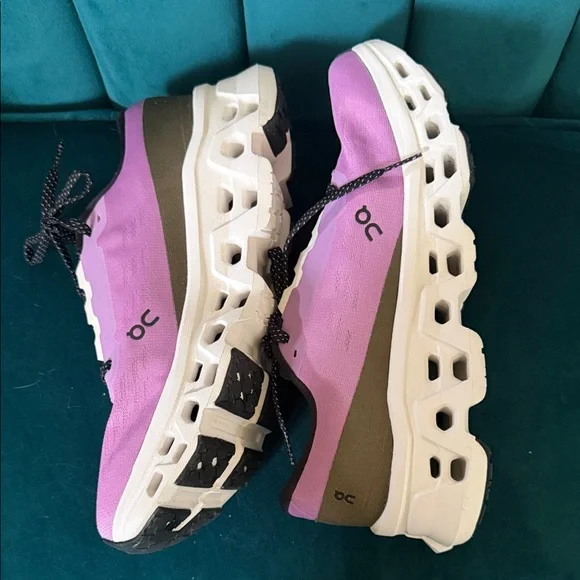 On Cloudmonster 3 in color Sakura/Ivory Women’s Size 9.5. - Picture 2 of 4